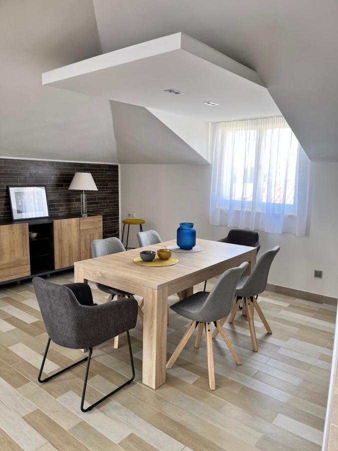 Sky - Beautiful Rooftop Apartment With Shared Pool Split Extérieur photo