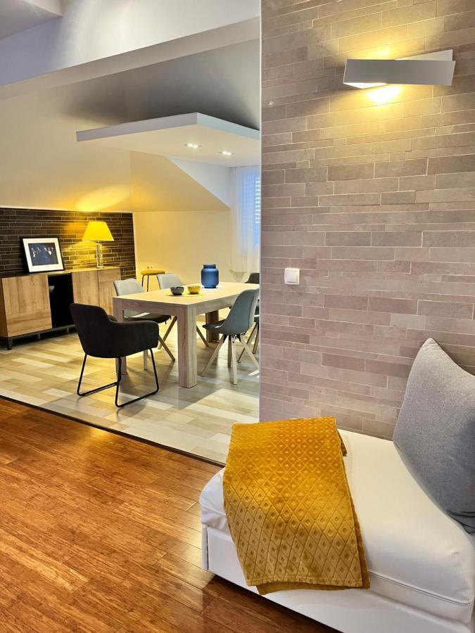 Sky - Beautiful Rooftop Apartment With Shared Pool Split Extérieur photo